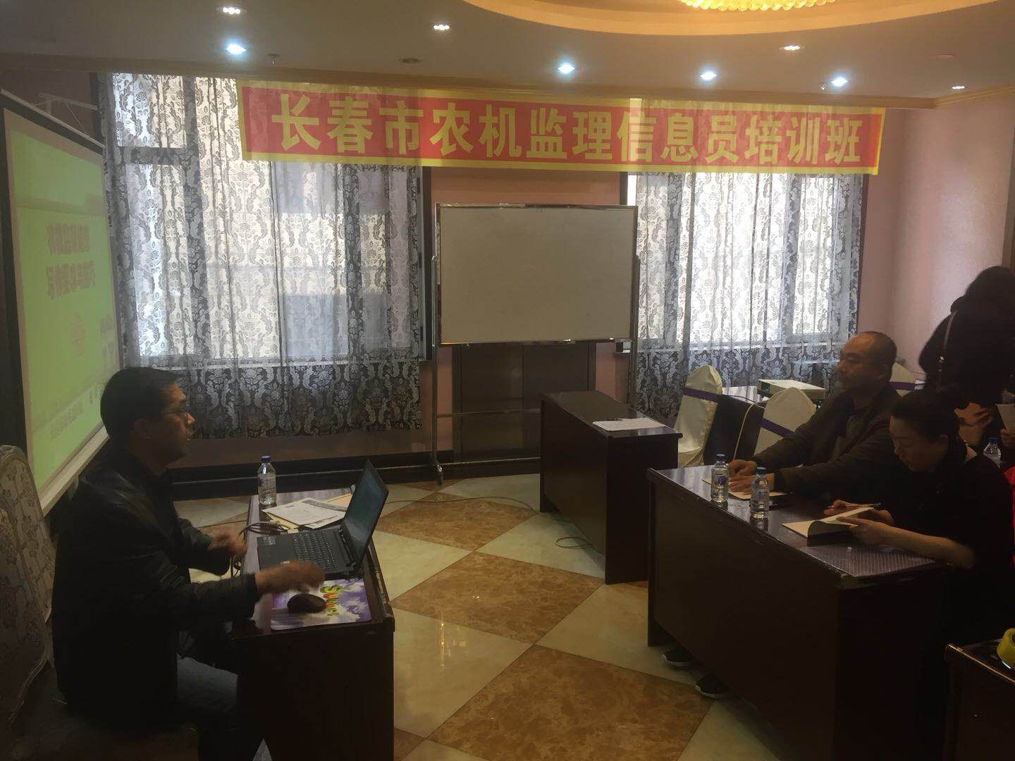 長春市全面加強農(nóng)機監(jiān)理信息宣傳工作(圖文)