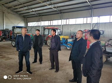 省農(nóng)機(jī)管理中心到雙遼開(kāi)展2018年秋季農(nóng)機(jī)深松整地督導(dǎo)工作(圖文)