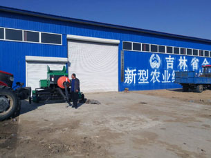 伊通三道鄉(xiāng)農(nóng)機(jī)檢修備戰(zhàn)春耕生產(chǎn)(圖文)