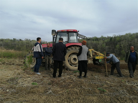  撫松縣松江河鎮(zhèn)：深入村屯查春耕，為民指導抓生產(chǎn)