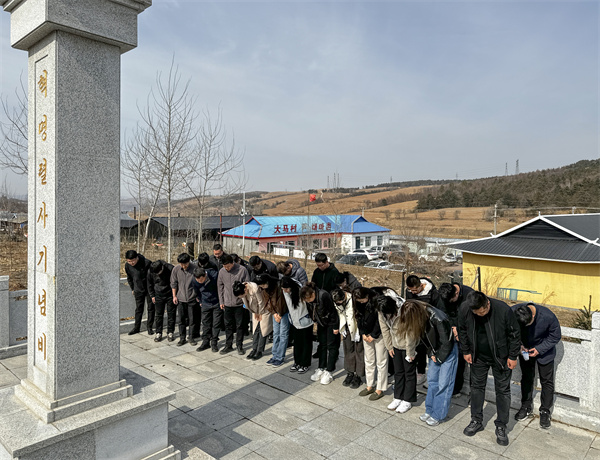 龍井市農(nóng)機(jī)總站積極參與清明祭掃活動